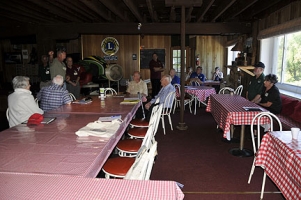 Richard Nye giving history of Kemps Mill